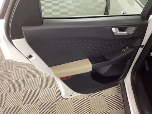 Used 2020 Ford Escape SE Sport image 13