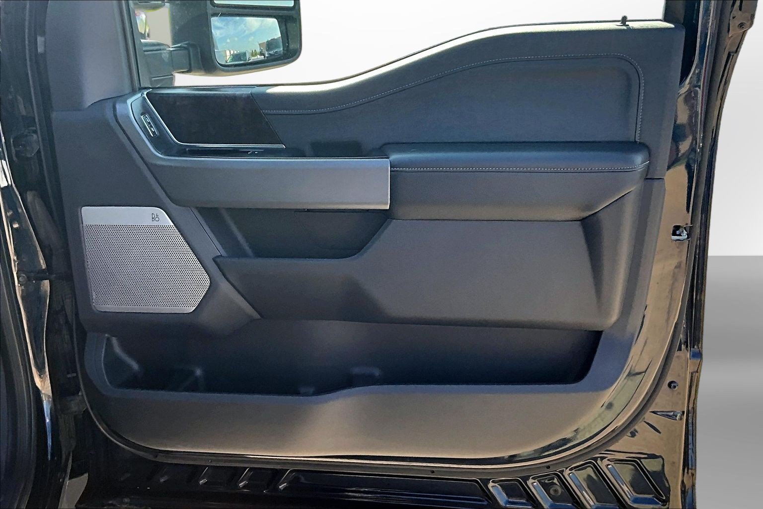 Used 2023 Ford F250 Lariat w/ Lariat Ultimate Package AWD/4WD image 26