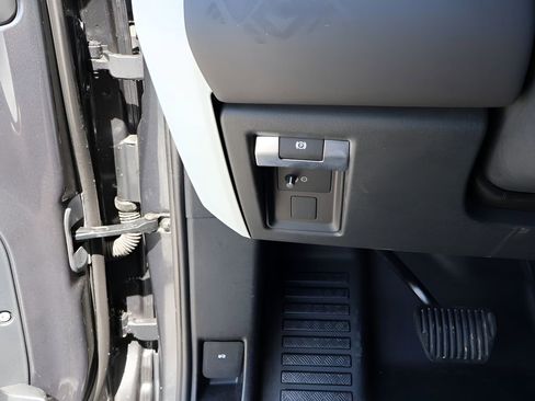 Used 2024 Land Rover Defender 110 S AWD/4WD image 34