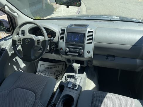 Used 2016 Nissan Frontier SV RWD image 5