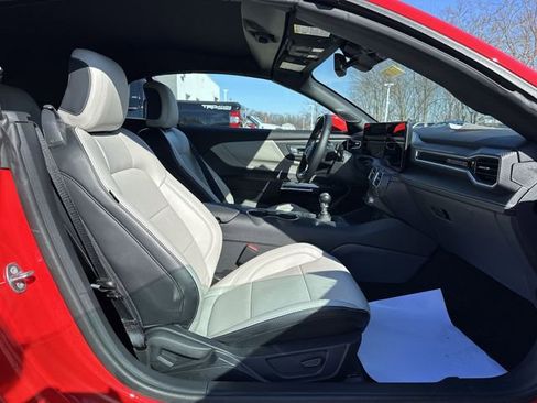 Used 2025 Ford Mustang GT Premium RWD image 26