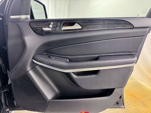 Used 2018 Mercedes-Benz GLS 550 4MATIC image 19