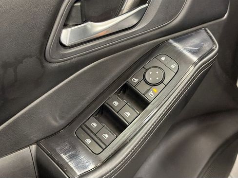 Used 2025 Nissan Rogue SV FWD image 20