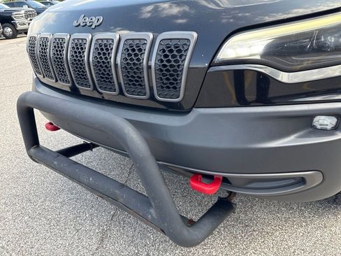 Used 2019 Jeep Cherokee Trailhawk w/ Cold Weather Group AWD/4WD image 13
