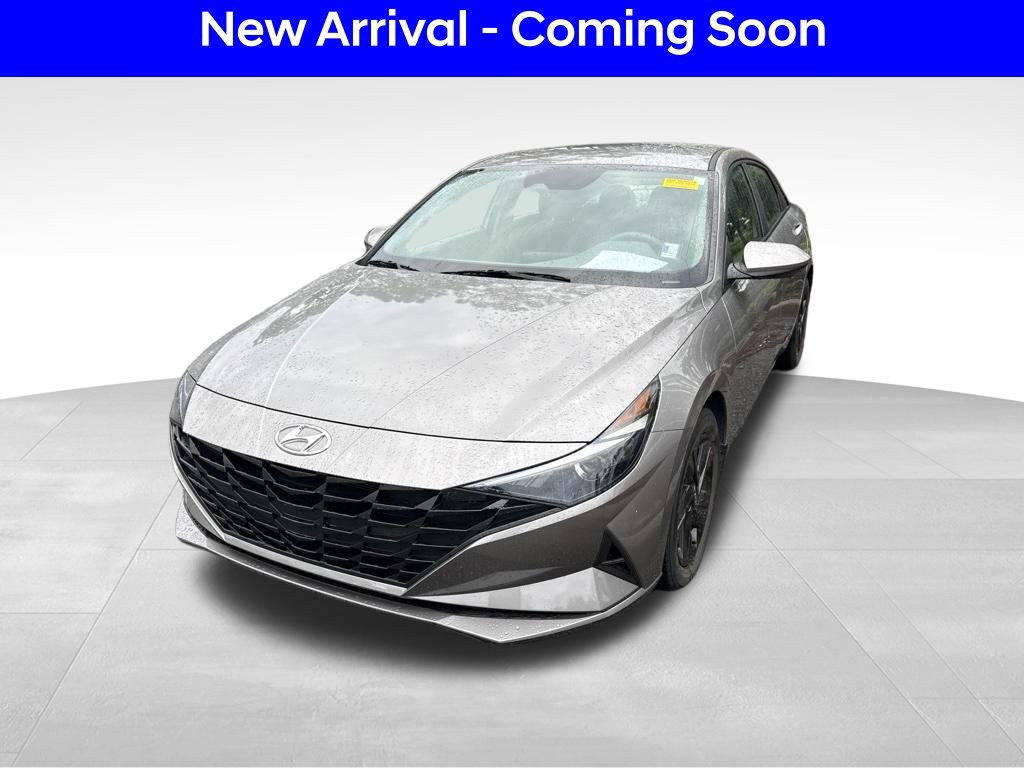 Used 2023 Hyundai Elantra SEL FWD image 2