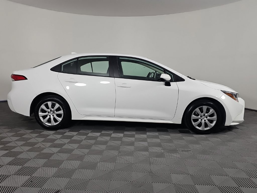 Used 2024 Toyota Corolla LE FWD image 5
