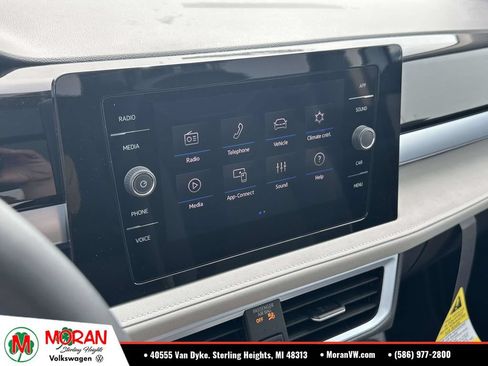 Used 2026 Volkswagen Taos SE FWD image 18