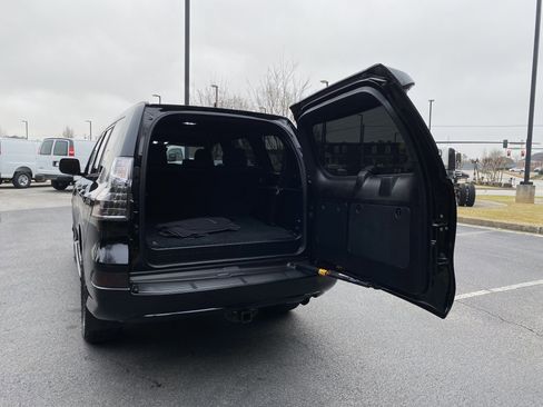 Used 2021 Lexus GX 460 Premium w/ Premium Package image 11