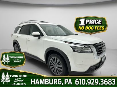 Used 2023 Nissan Pathfinder SL w/ SL Premium Package
