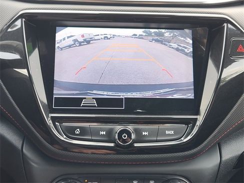 Used 2022 Chevrolet TrailBlazer RS w/ Convenience Package FWD image 6