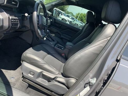 Used 2025 Toyota Tacoma SR5 RWD image 18