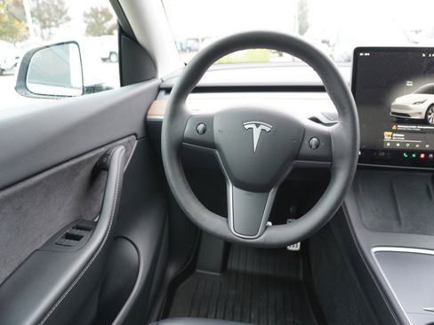 Used 2022 Tesla Model Y Performance image 15