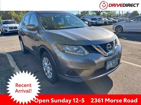 Used 2015 Nissan Rogue S FWD image 1