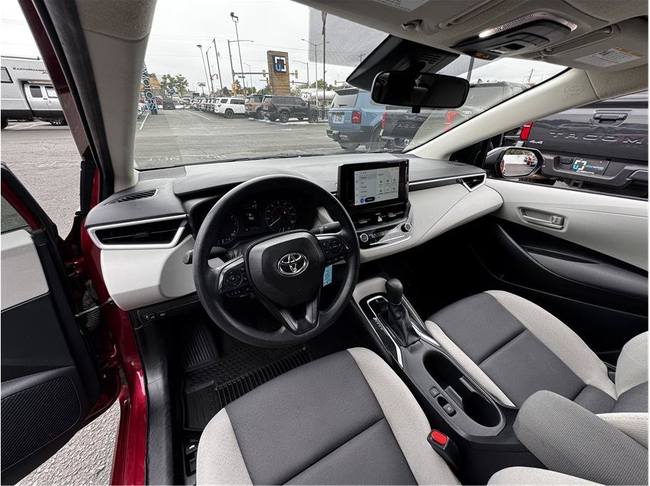 Used 2025 Toyota Corolla LE FWD image 14