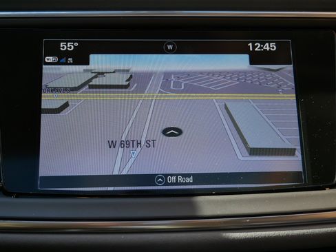 Used 2018 Buick Enclave Essence image 17