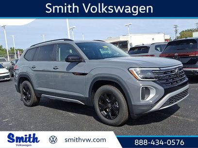 New 2025 Volkswagen Atlas Peak Edition SE