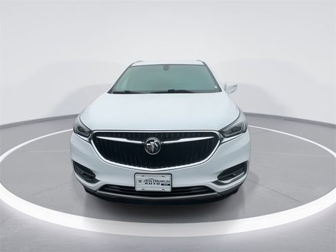 Used 2021 Buick Enclave Essence image 3