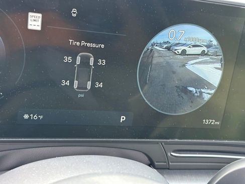 Used 2025 Hyundai Kona Limited image 32