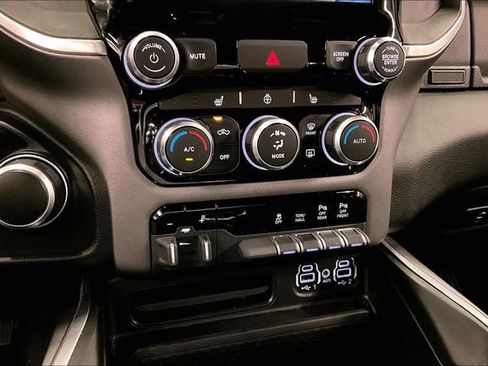 Used 2022 RAM 1500 Big Horn AWD/4WD image 30