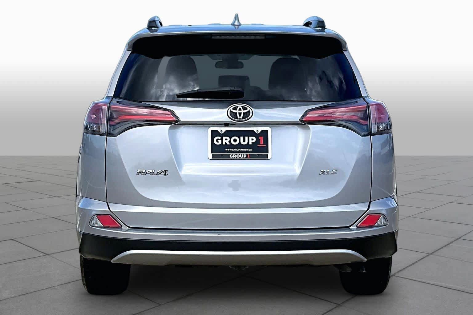 Used 2018 Toyota RAV4 XLE FWD image 5