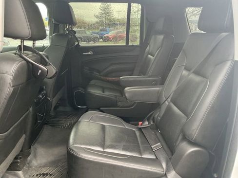 Used 2018 Chevrolet Suburban Premier AWD/4WD image 27
