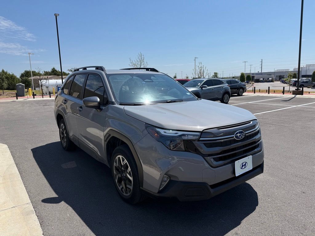 Used 2025 Subaru Forester Premium w/ Convenience Package #1 AWD/4WD image 2