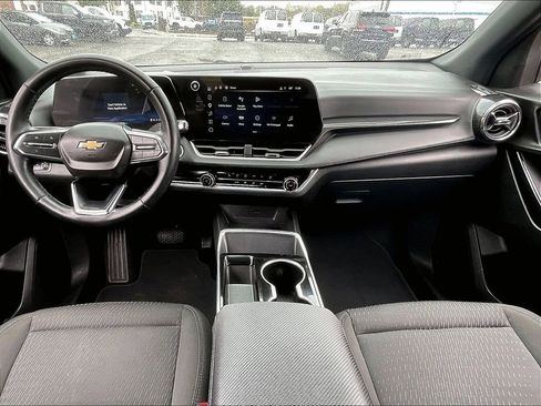 Used 2025 Chevrolet Equinox LT w/ Safety and Technology Package AWD/4WD image 21