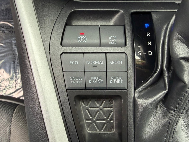Certified 2025 Toyota RAV4 XLE AWD/4WD image 25