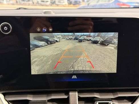 Used 2025 Chevrolet Equinox LT image 34