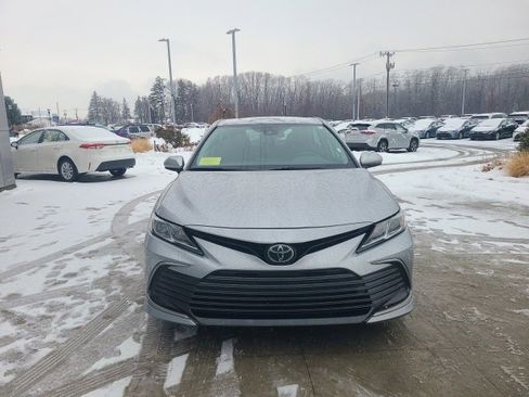 Used 2024 Toyota Camry LE image 2