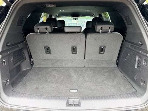 Used 2025 Chevrolet Traverse High Country AWD/4WD image 28