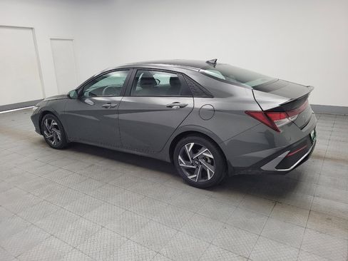 Used 2025 Hyundai Elantra Sport image 3