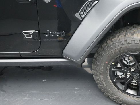 Used 2026 Jeep Wrangler Willys image 7