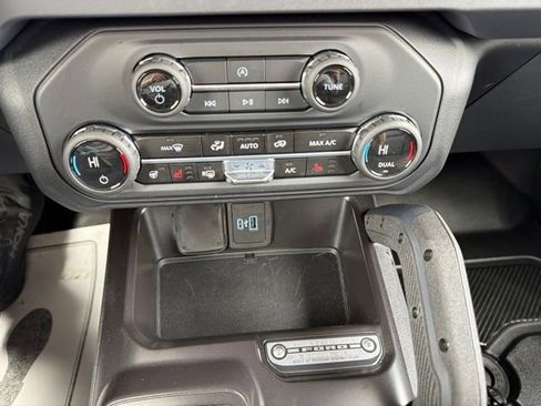 Certified 2025 Ford Bronco Badlands AWD/4WD image 19