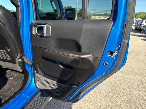 Used 2024 Jeep Wrangler Unlimited Rubicon w/ Technology Group AWD/4WD image 27
