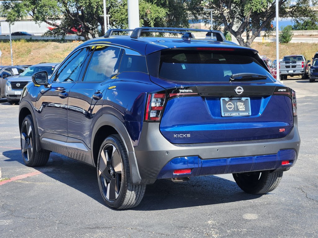 Used 2026 Nissan Kicks SR w/ SR Premium Package FWD image 5