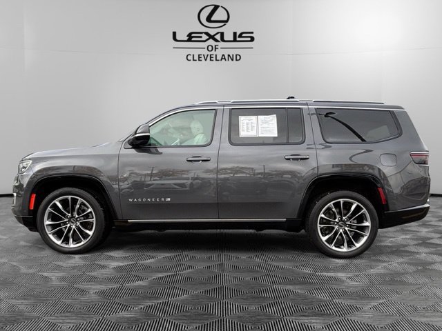 Used 2023 Jeep Wagoneer Series III w/ Premium Group I AWD/4WD image 3