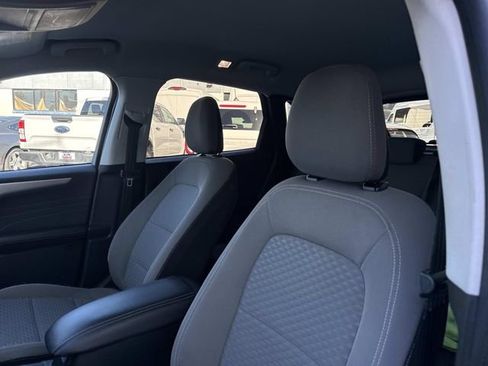 Used 2022 Ford Escape SE w/ SE Sport Appearance Package image 17