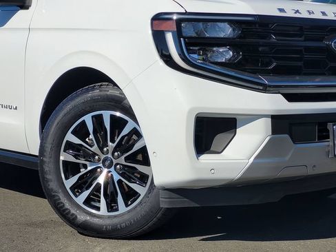 Used 2025 Ford Expedition Max Platinum AWD/4WD image 9