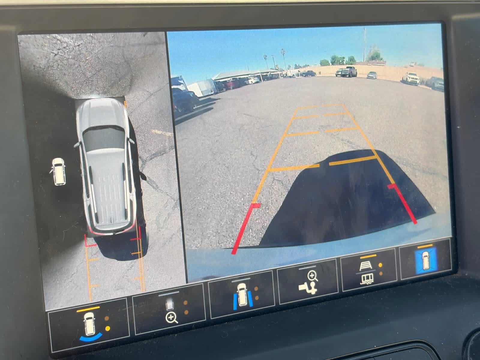 Used 2021 GMC Acadia SLT w/ Technology Package FWD image 17