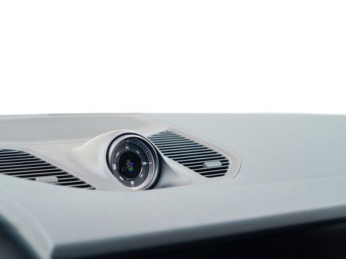 Used 2025 Porsche Cayenne S image 27