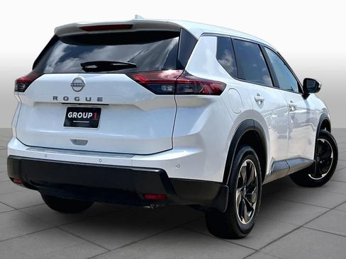 Certified 2025 Nissan Rogue SV FWD image 12