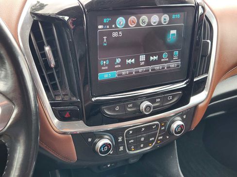 Used 2018 Chevrolet Traverse High Country AWD/4WD image 17