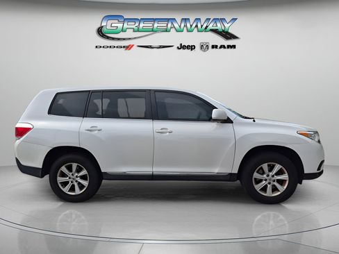Used 2012 Toyota Highlander FWD image 5