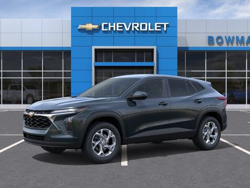 New 2026 Chevrolet Trax LS w/ LS Convenience Package FWD image 2