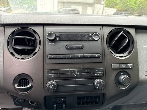 Used 2016 Ford F250 XL w/ Camper Package RWD image 18