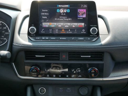 Used 2023 Nissan Rogue SV image 15