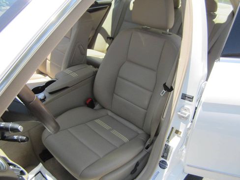 Used 2013 Mercedes-Benz C 300 4MATIC Sedan image 25