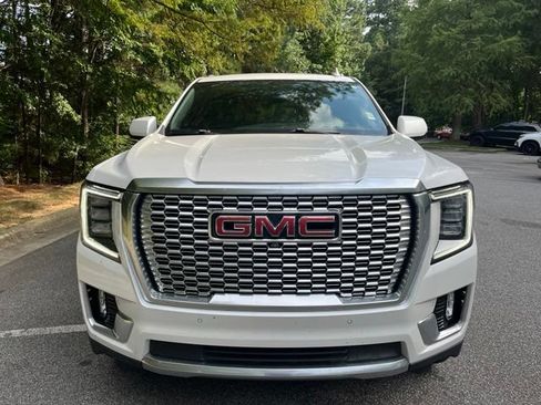 Used 2021 GMC Yukon XL Denali AWD/4WD image 3