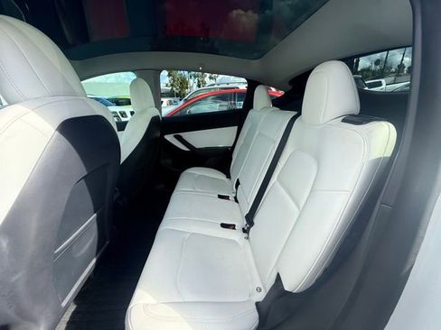 Used 2022 Tesla Model Y Performance image 4